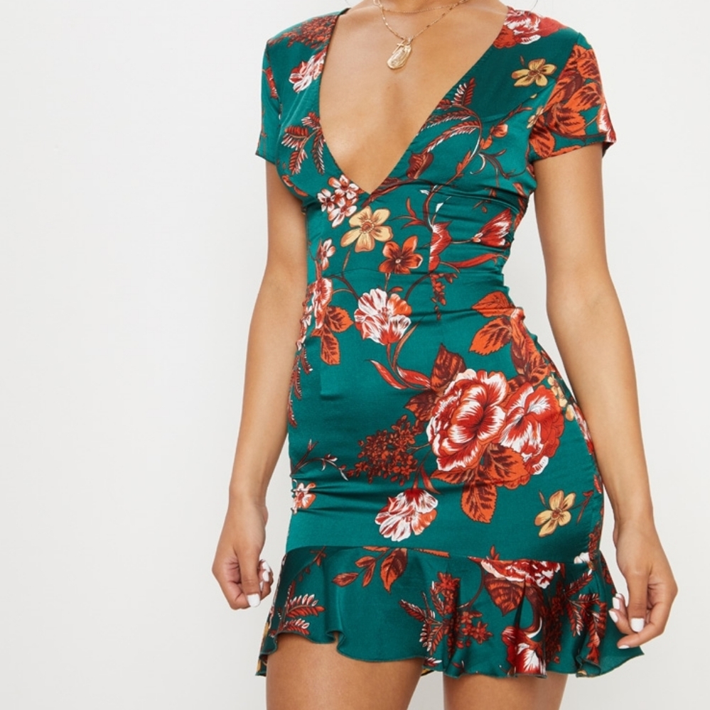 Pretty Little Thing Emerald Green Criss Cross Back Frill Hem Bodycon Dress